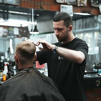 Мужская стрижка ножницами в Череповце