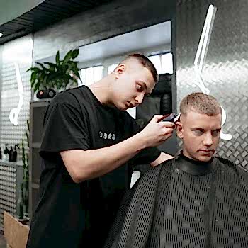Мужская стрижка под машинку в Курске